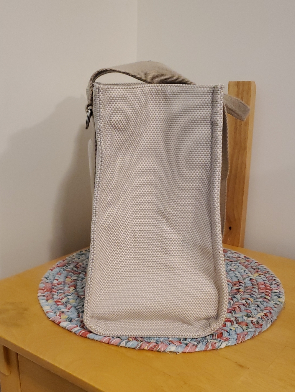 Lululemon Two-Tone Canvas Tote Bag 10L in Like New Condition ... Mojave Tan - Picture 3 of 13